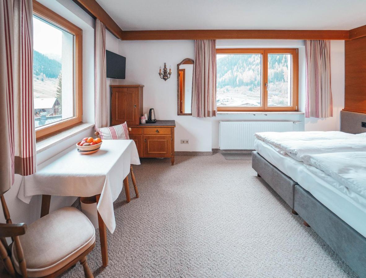 Hotel Garni Almjur St. Anton am Arlberg Exterior foto