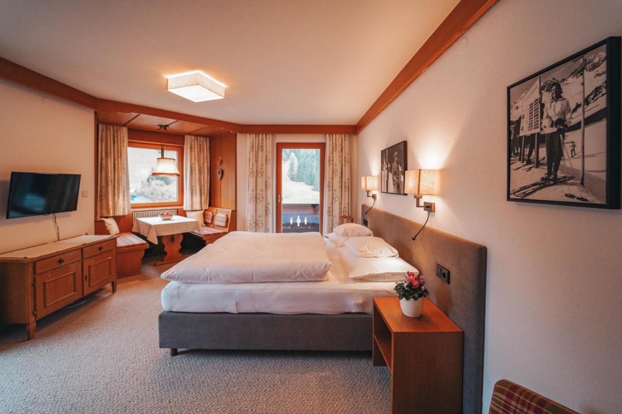 Hotel Garni Almjur St. Anton am Arlberg Exterior foto