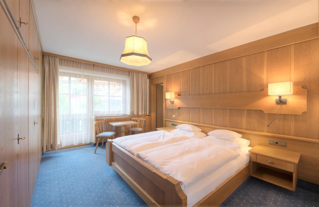 Hotel Garni Almjur St. Anton am Arlberg Exterior foto
